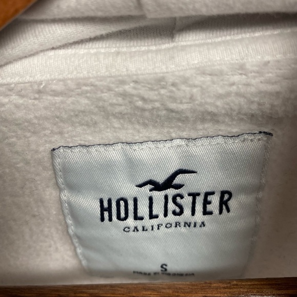 Hollister Crop Cherry Embroidered White Sweater - Picture 3 of 4
